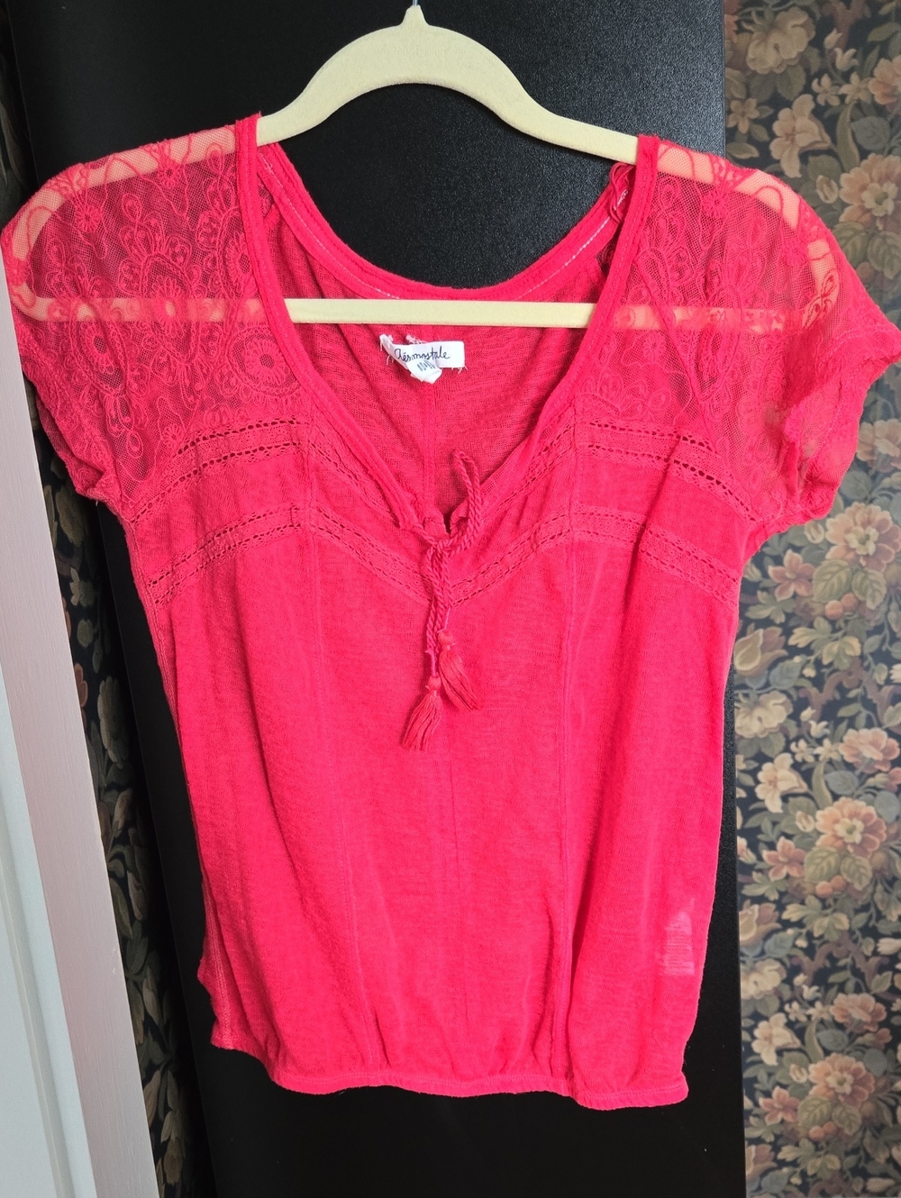 Aeropostale Bright Pink Lace-Shoulder V-Neck Top